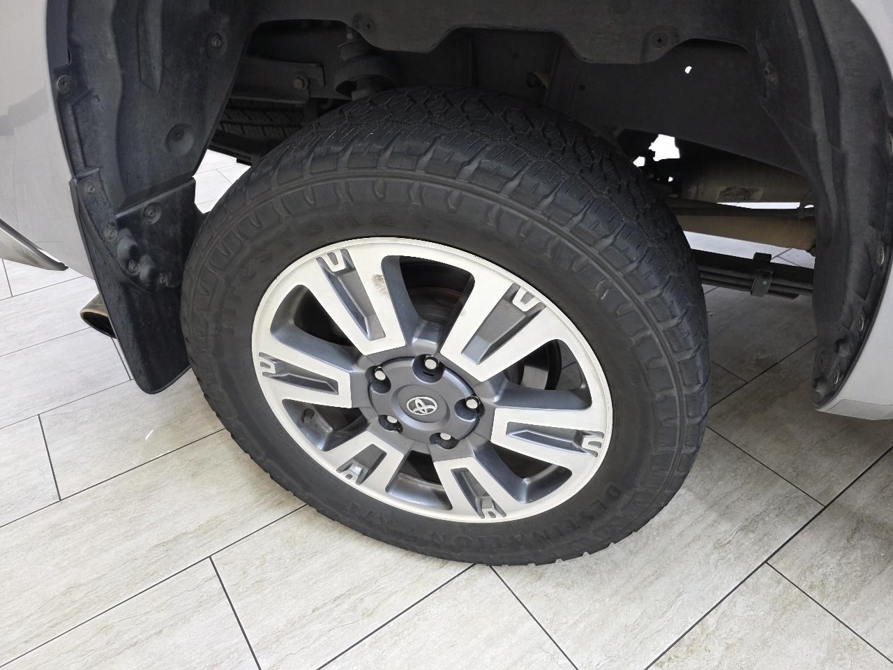 Toyota Tundra Platinum CrewMax 5.7L 4WD 2021
