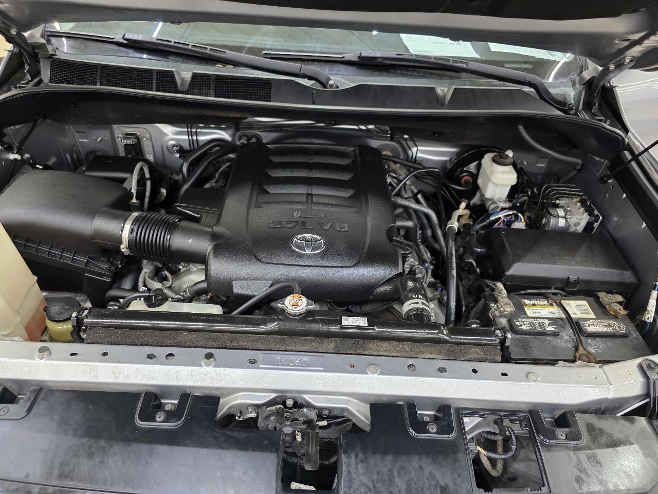 Toyota Tundra Platinum CrewMax 5.7L 4WD 2021