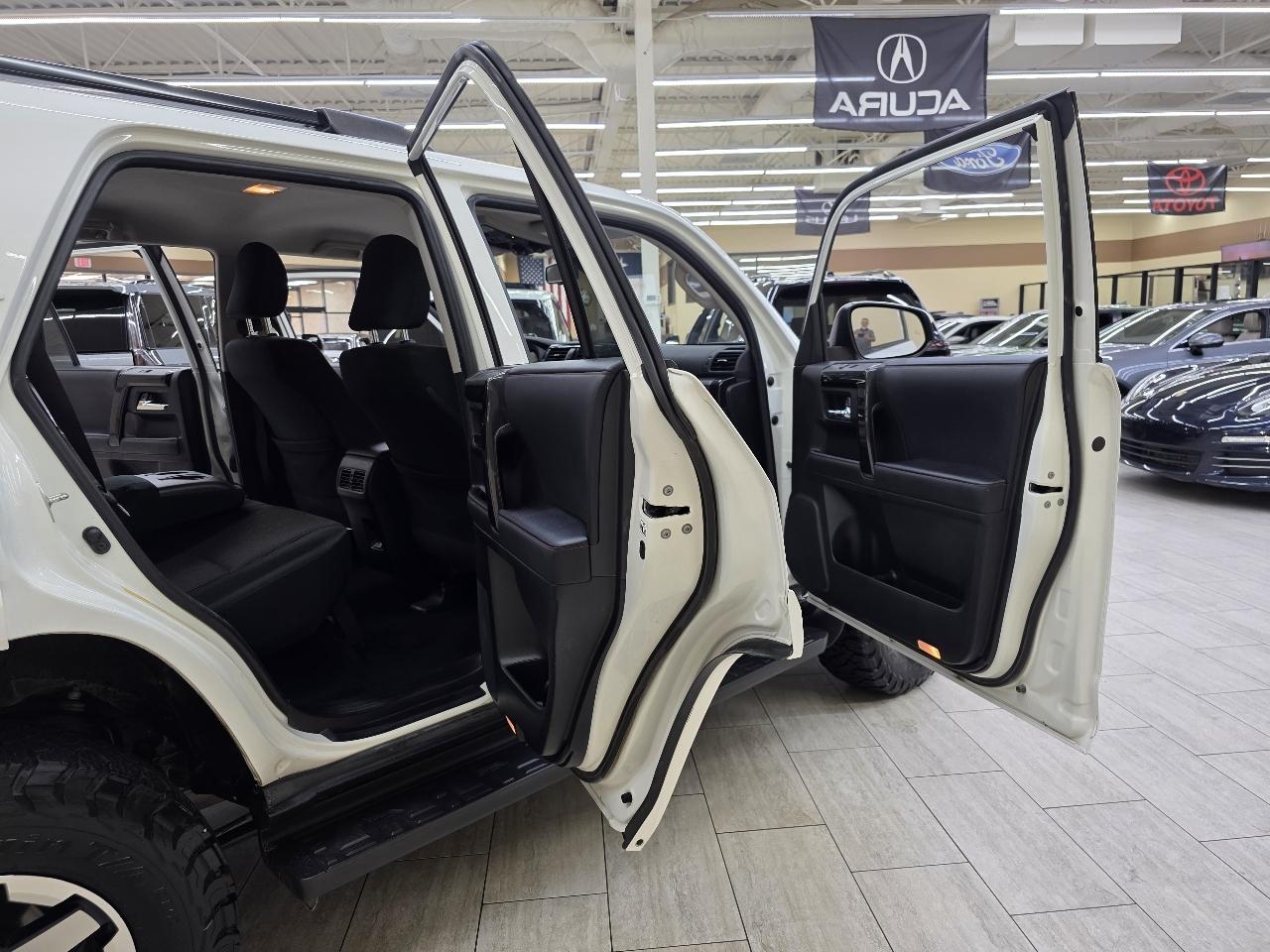 Toyota 4Runner TRD Off-road 4WD 2023