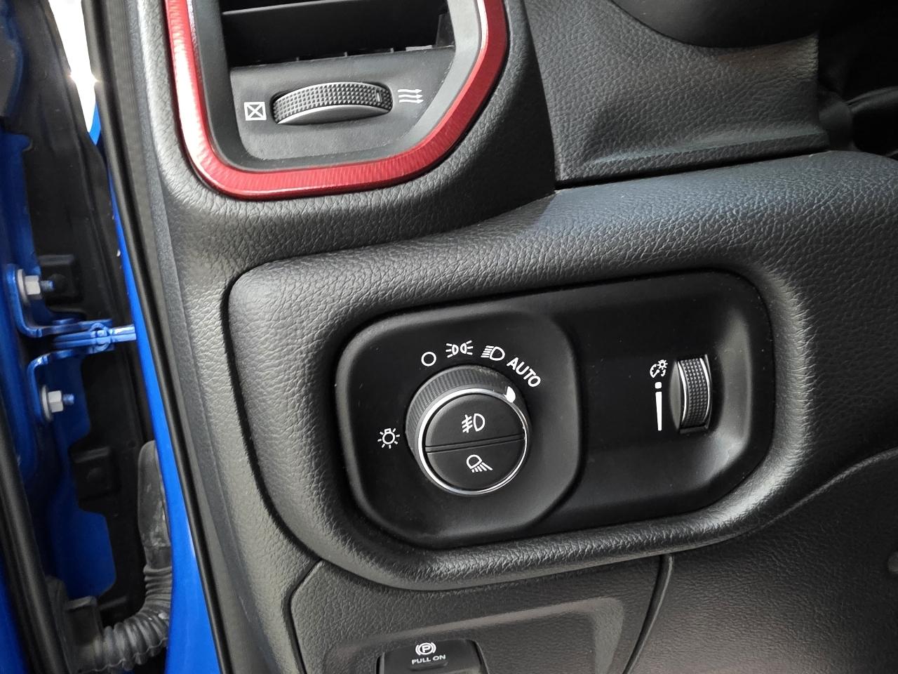 RAM 1500 Rebel Crew Cab SB 4WD 2022