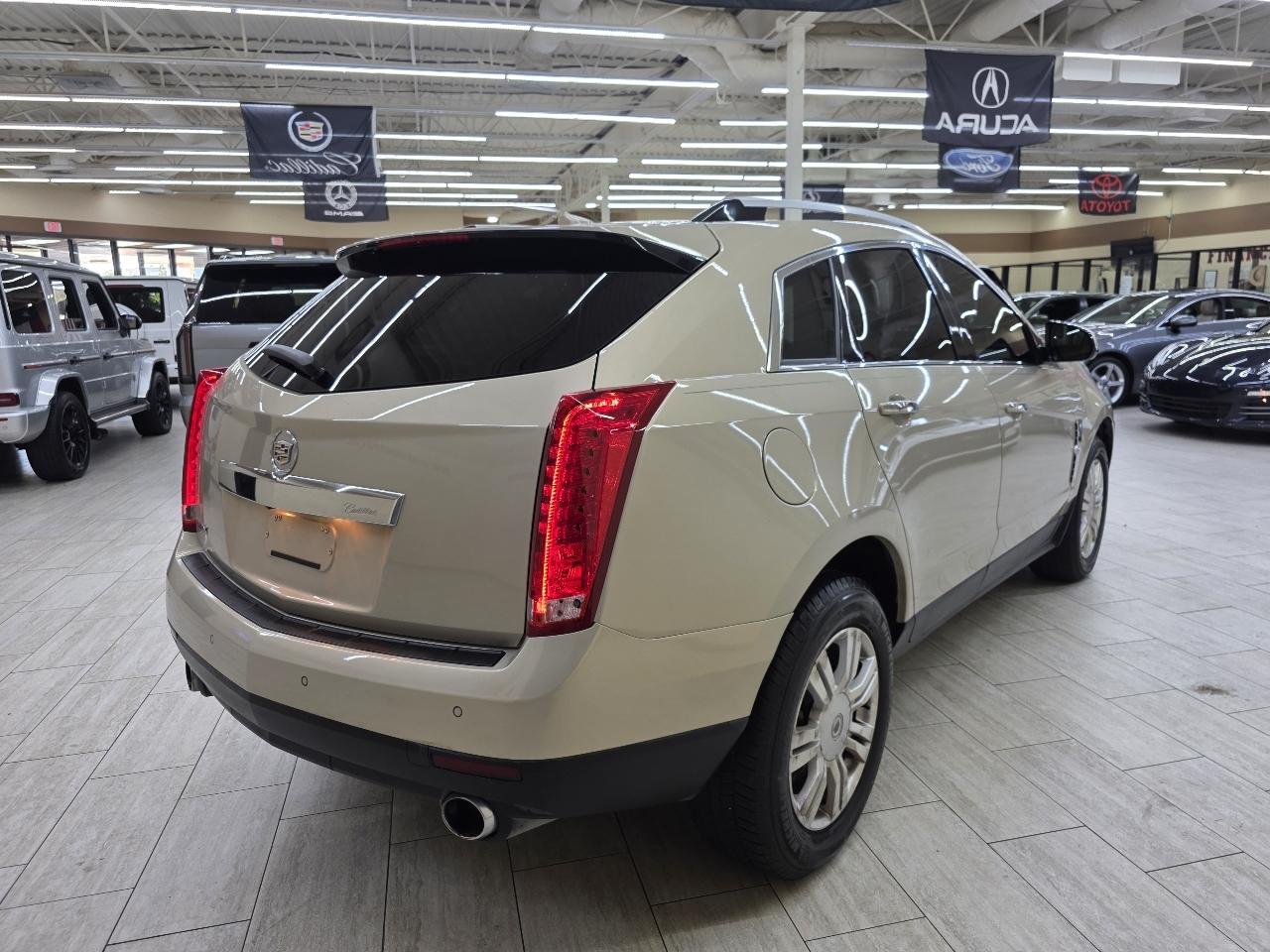 Cadillac SRX Luxury Collection 2011