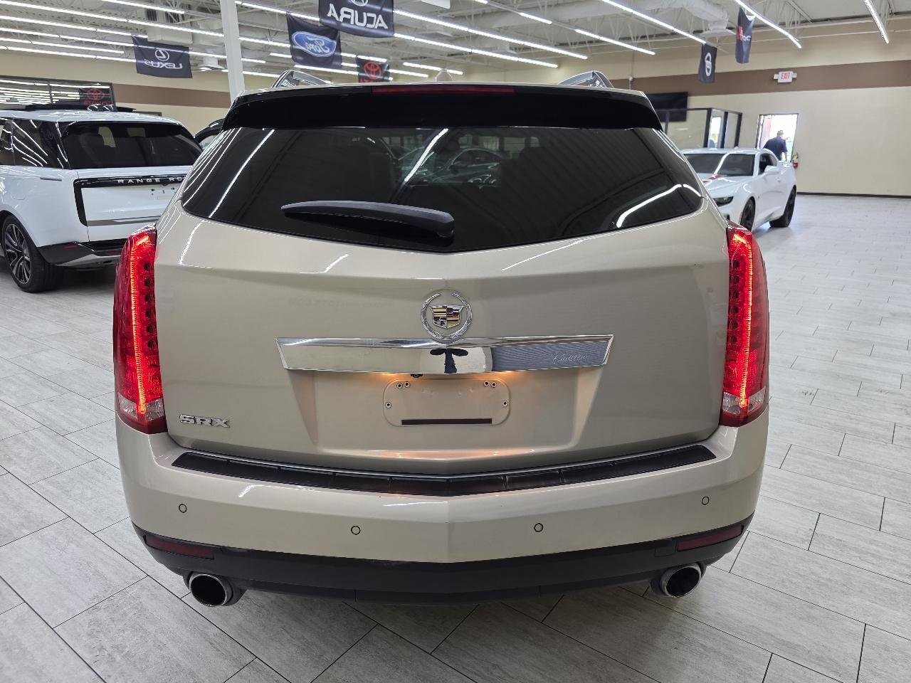 Cadillac SRX Luxury Collection 2011