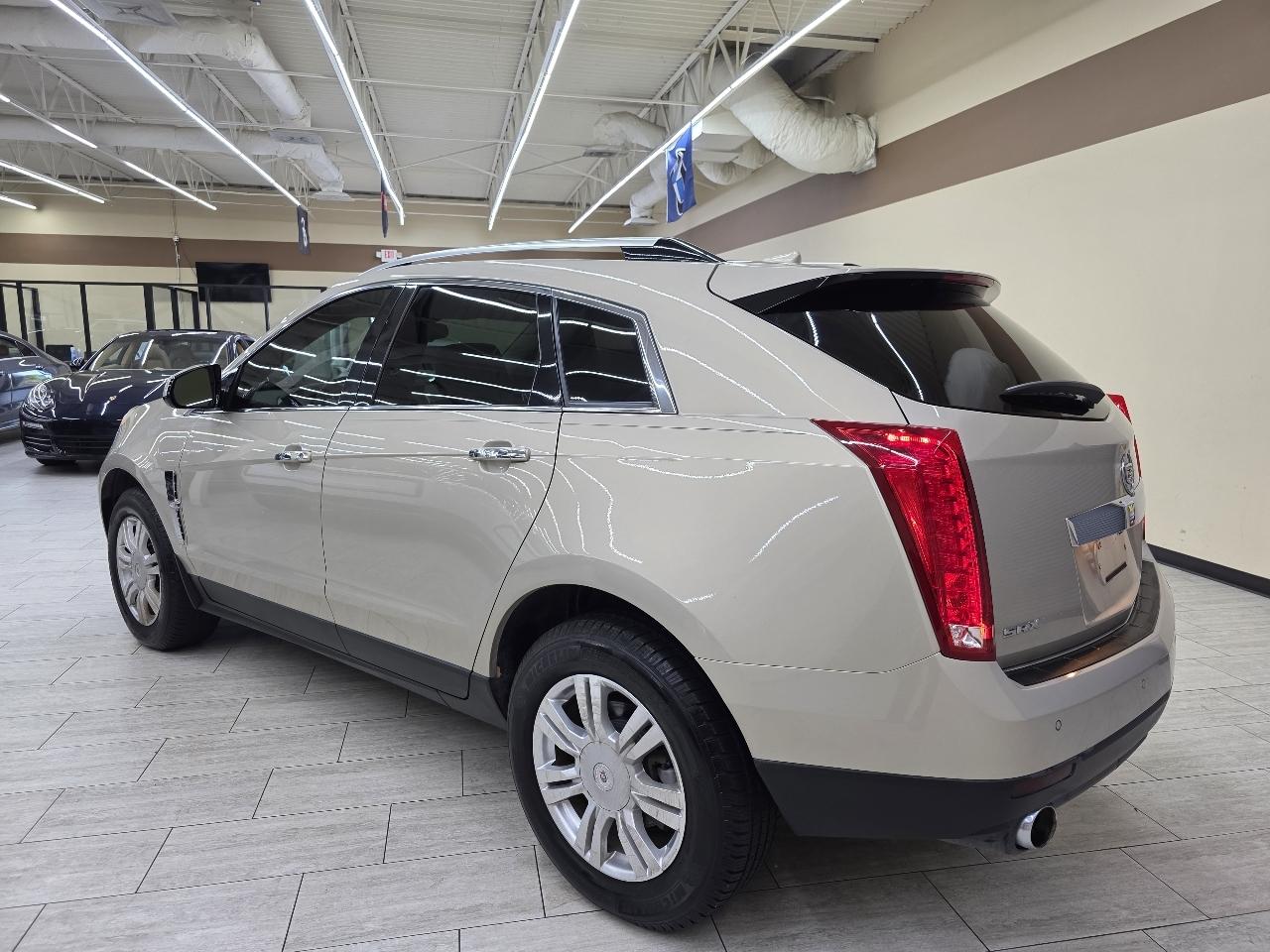 Cadillac SRX Luxury Collection 2011
