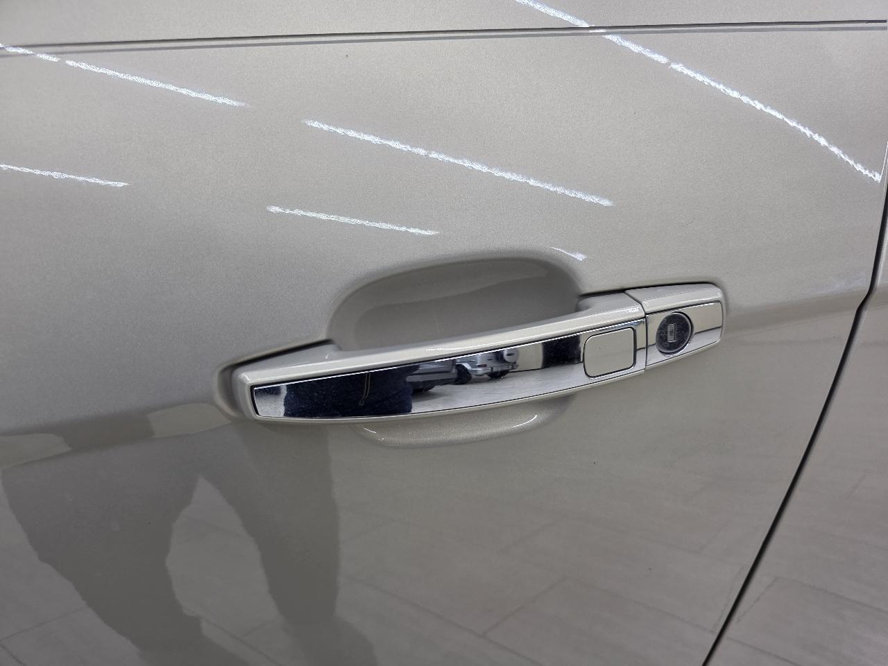Cadillac SRX Luxury Collection 2011