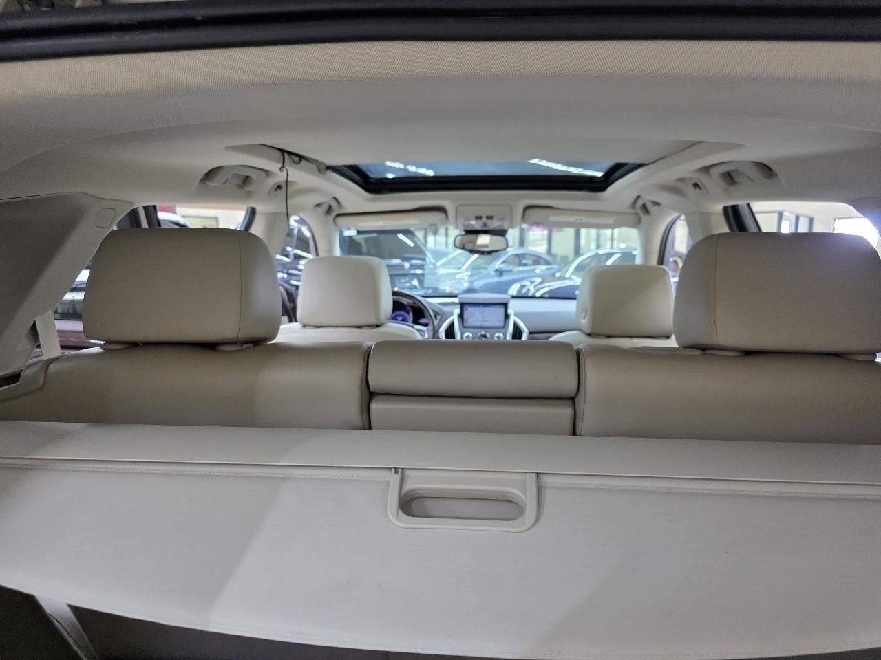 Cadillac SRX Luxury Collection 2011