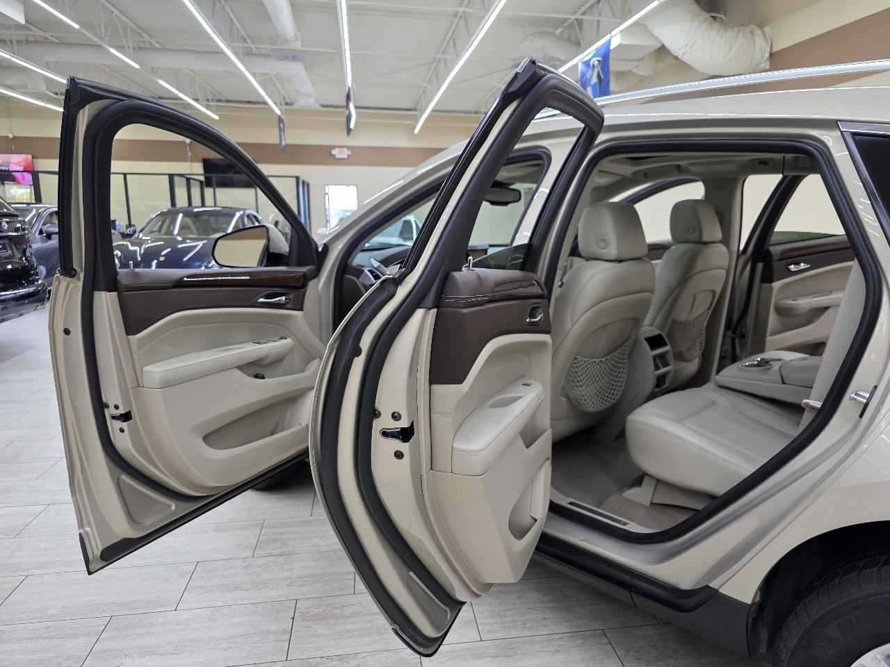 Cadillac SRX Luxury Collection 2011