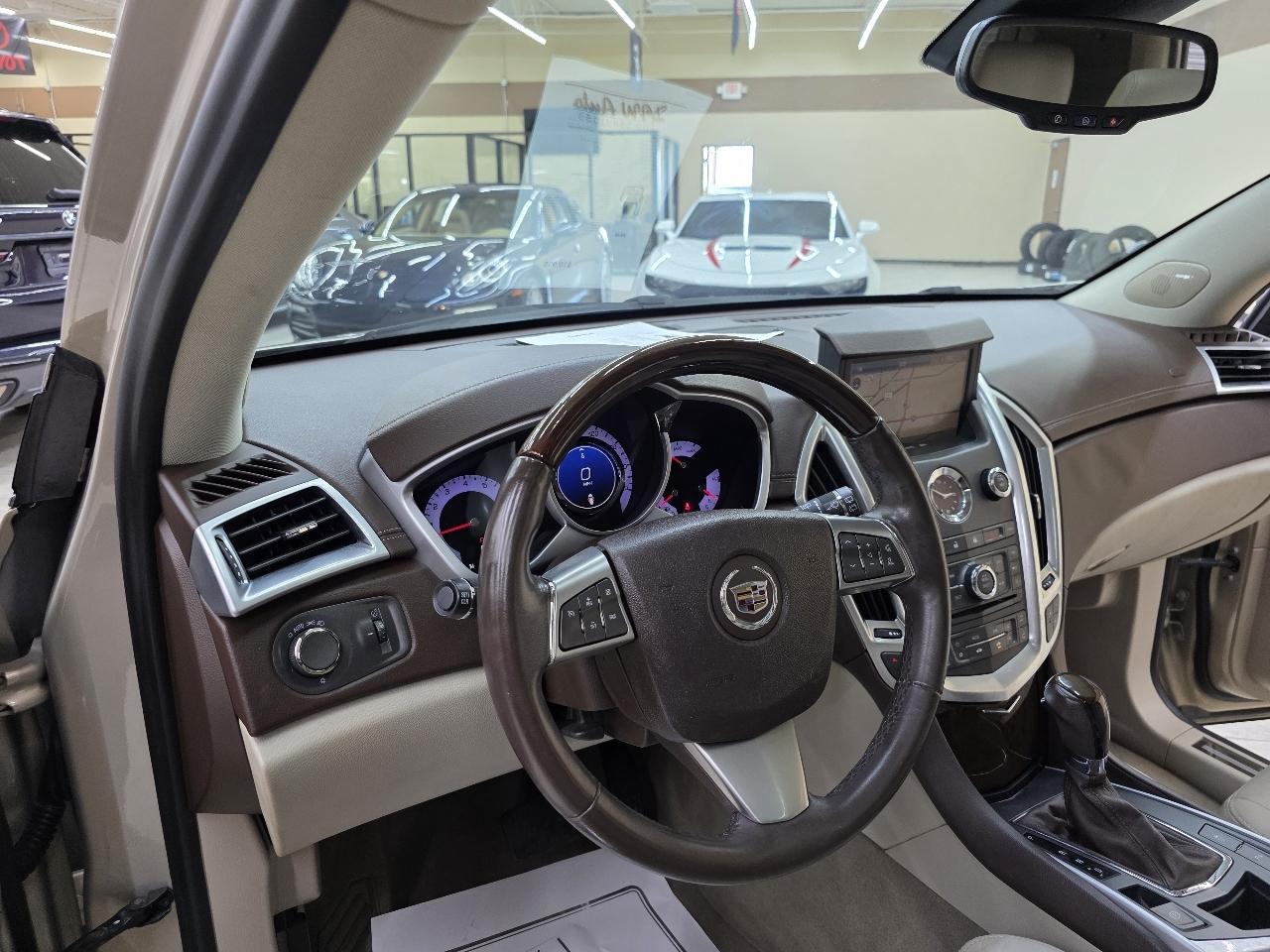 Cadillac SRX Luxury Collection 2011