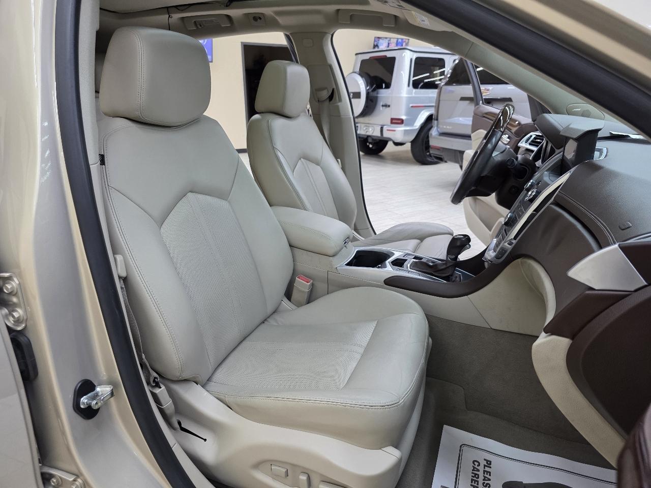 Cadillac SRX Luxury Collection 2011