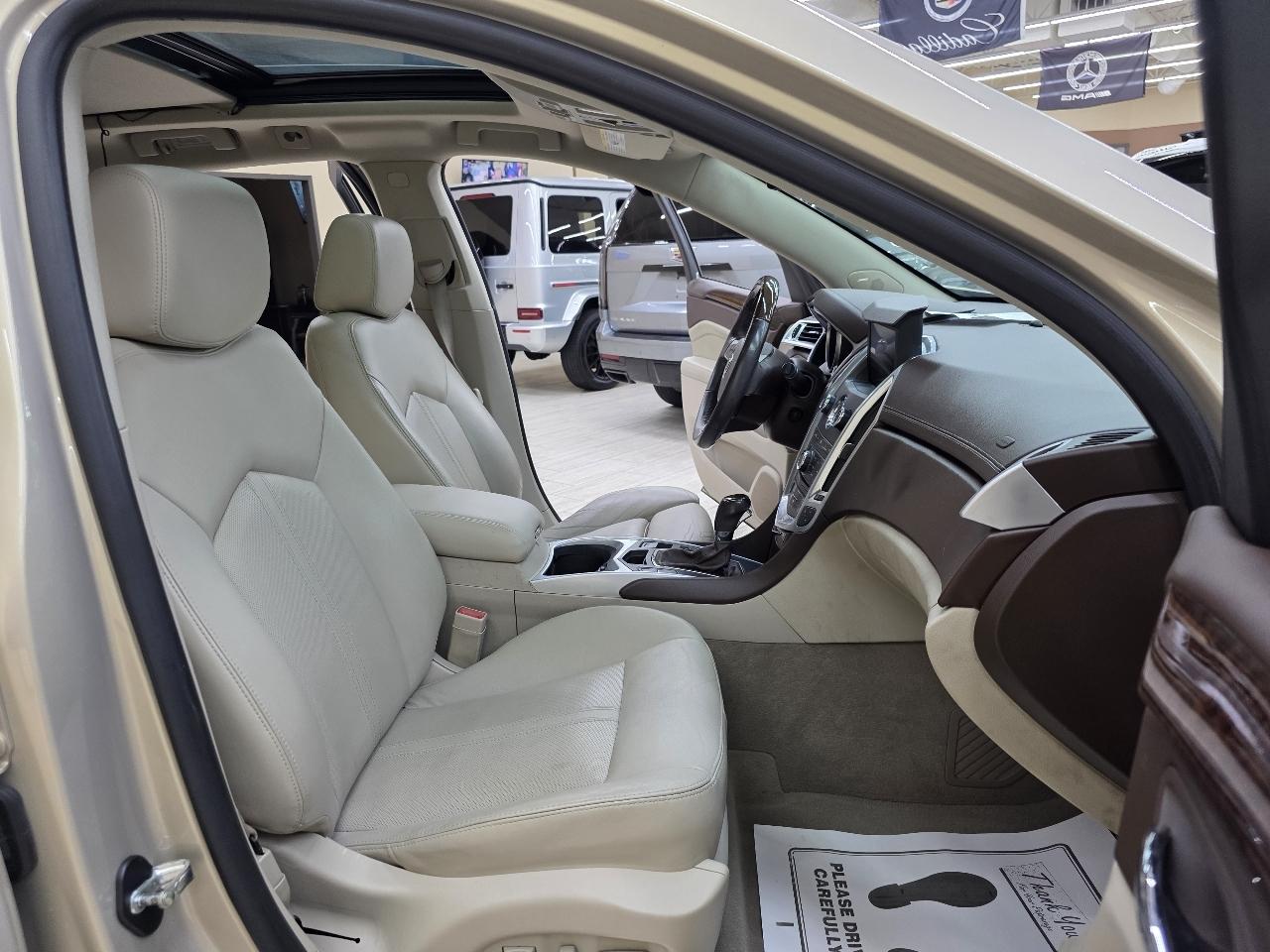 Cadillac SRX Luxury Collection 2011