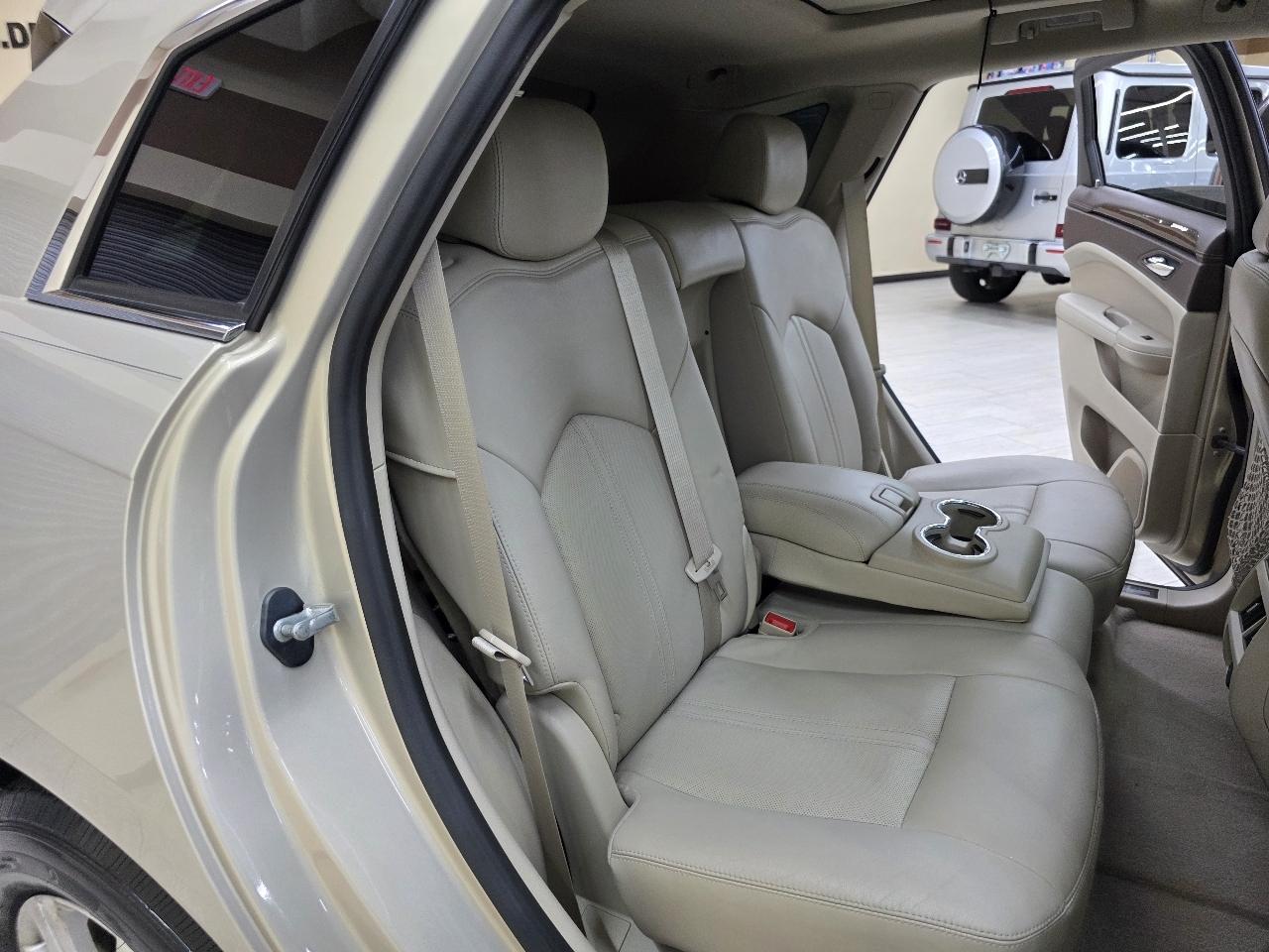Cadillac SRX Luxury Collection 2011
