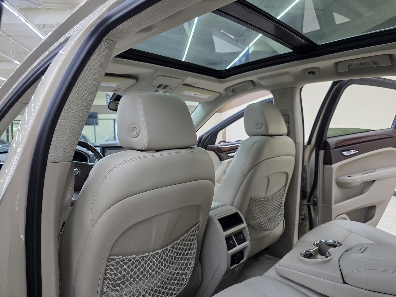 Cadillac SRX Luxury Collection 2011
