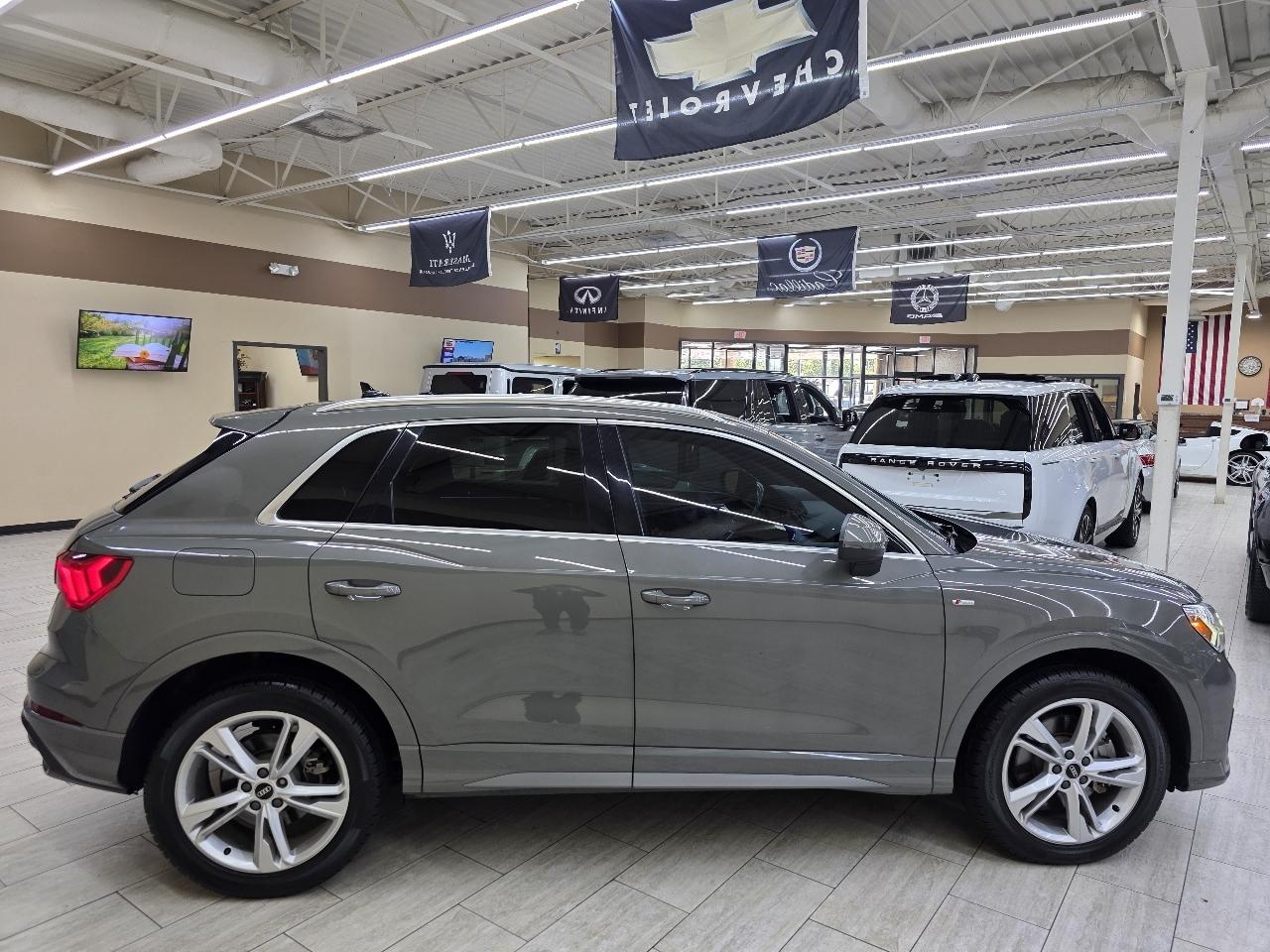 Audi Q3 S line Premium Plus quattro 2022