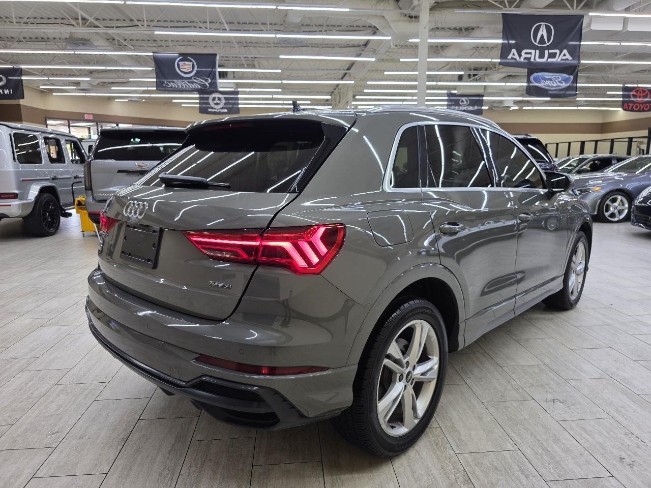 Audi Q3 S line Premium Plus quattro 2022
