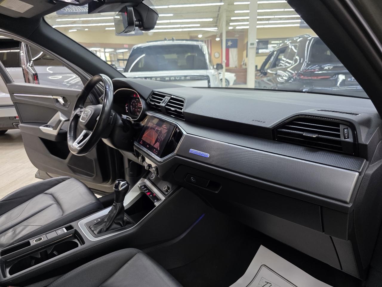 Audi Q3 S line Premium Plus quattro 2022