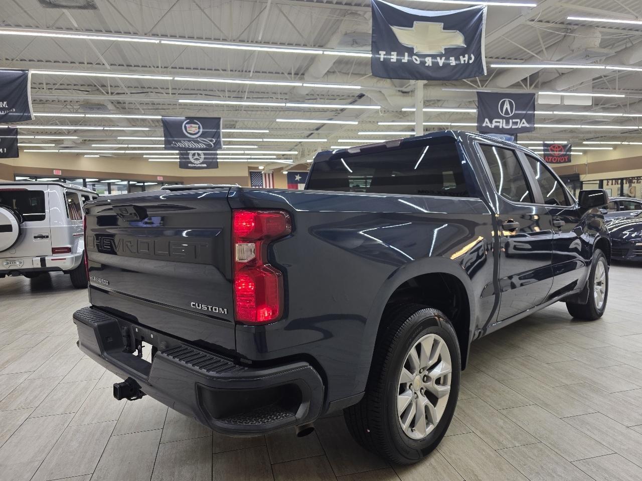 Chevrolet Silverado 1500 Custom Crew Cab 2WD 2022