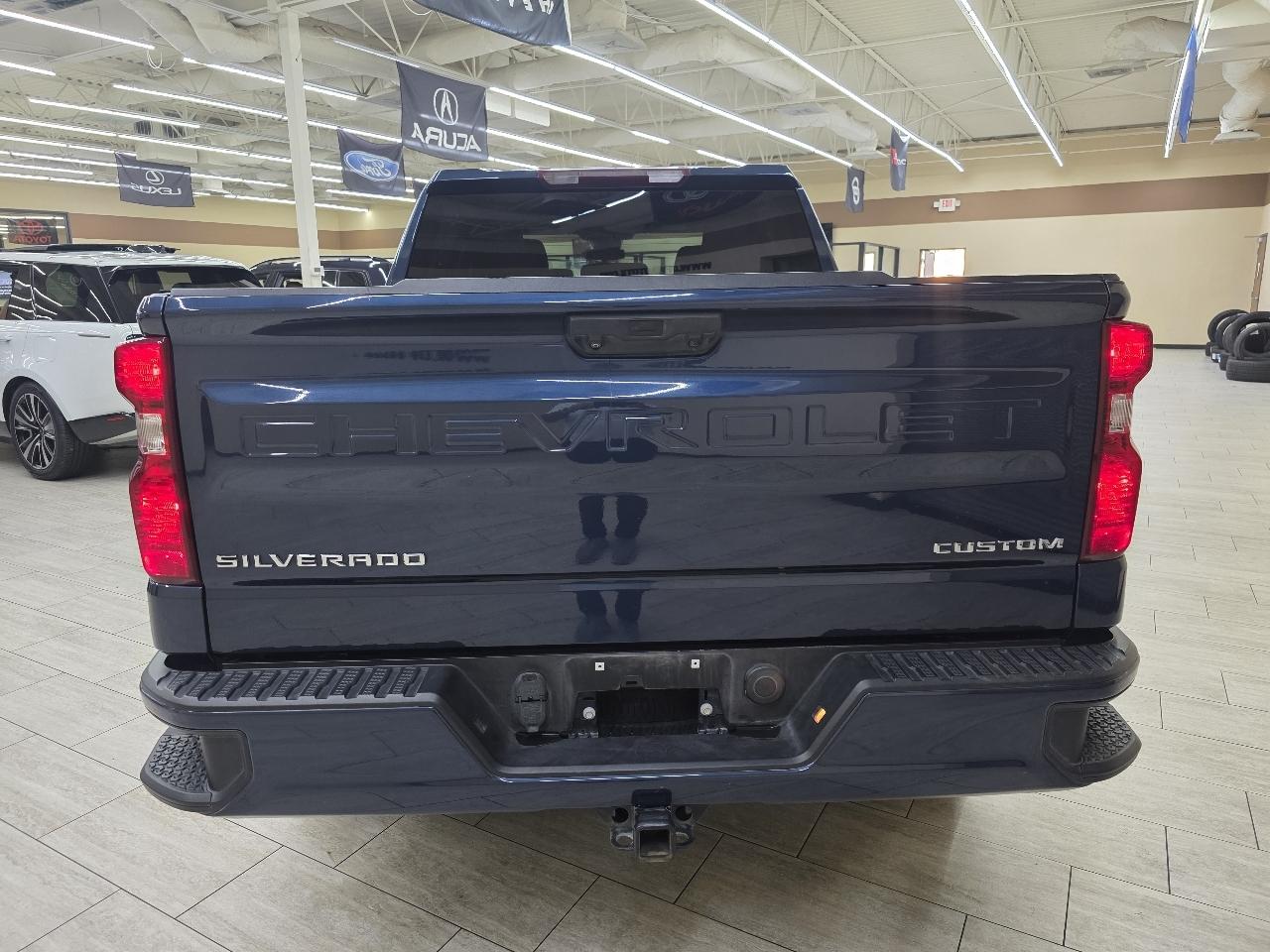 Chevrolet Silverado 1500 Custom Crew Cab 2WD 2022