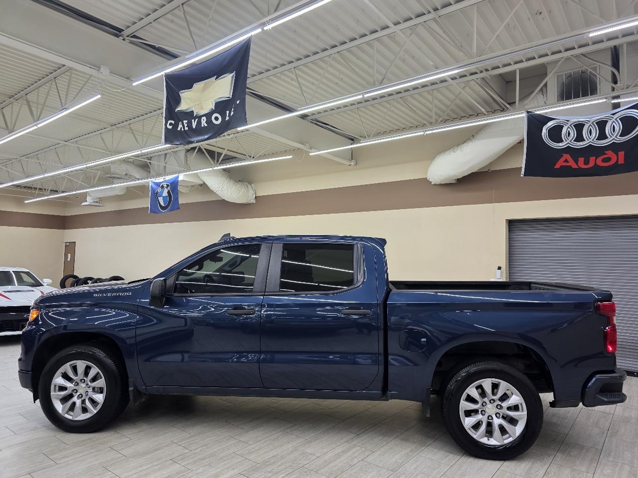 Chevrolet Silverado 1500 Custom Crew Cab 2WD 2022