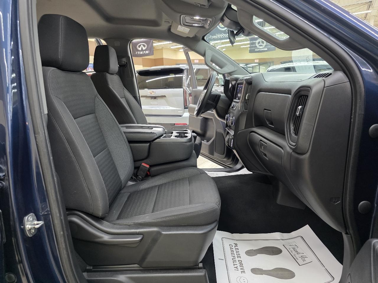 Chevrolet Silverado 1500 Custom Crew Cab 2WD 2022