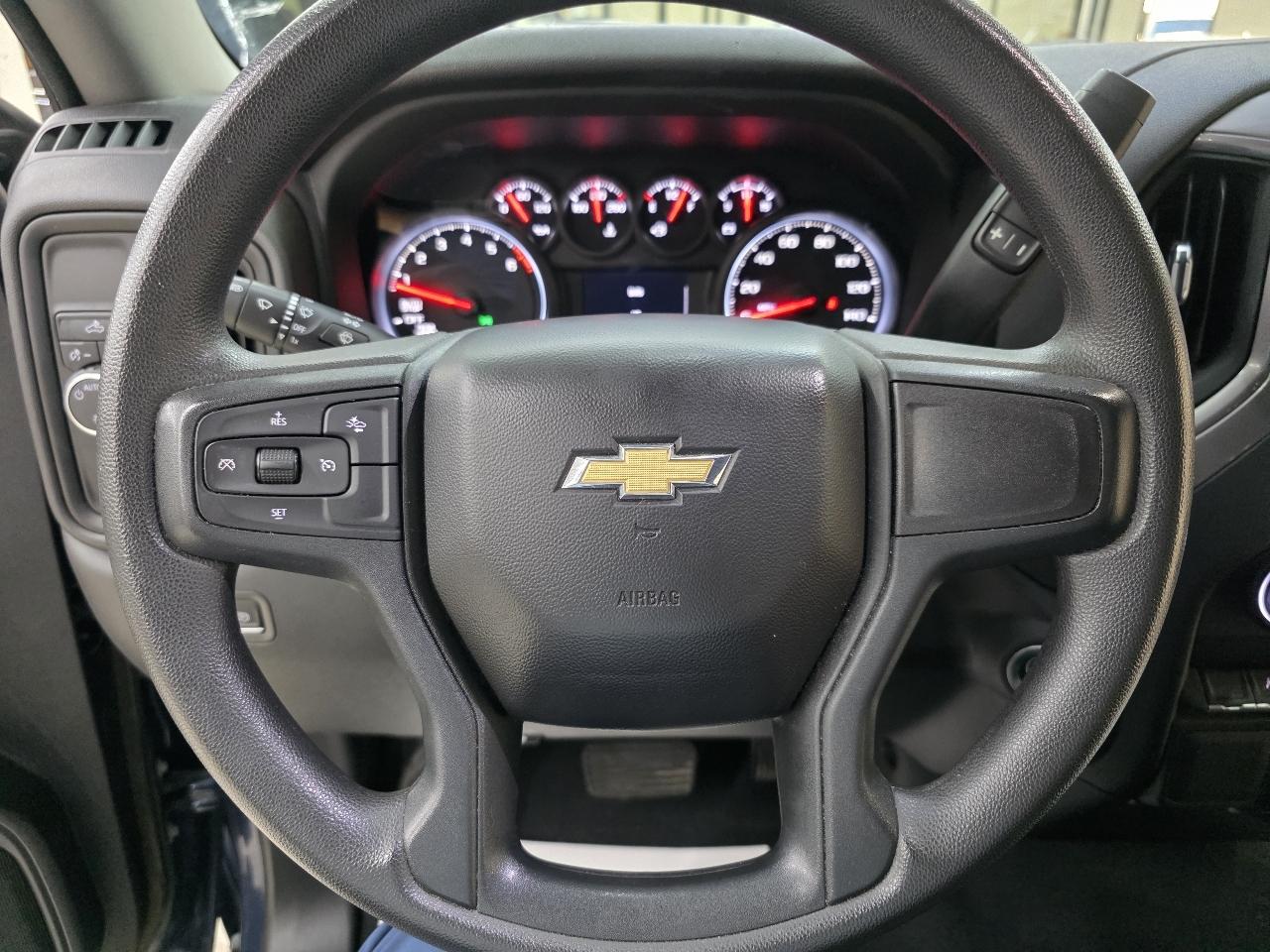 Chevrolet Silverado 1500 Custom Crew Cab 2WD 2022