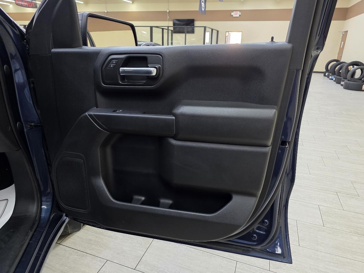 Chevrolet Silverado 1500 Custom Crew Cab 2WD 2022