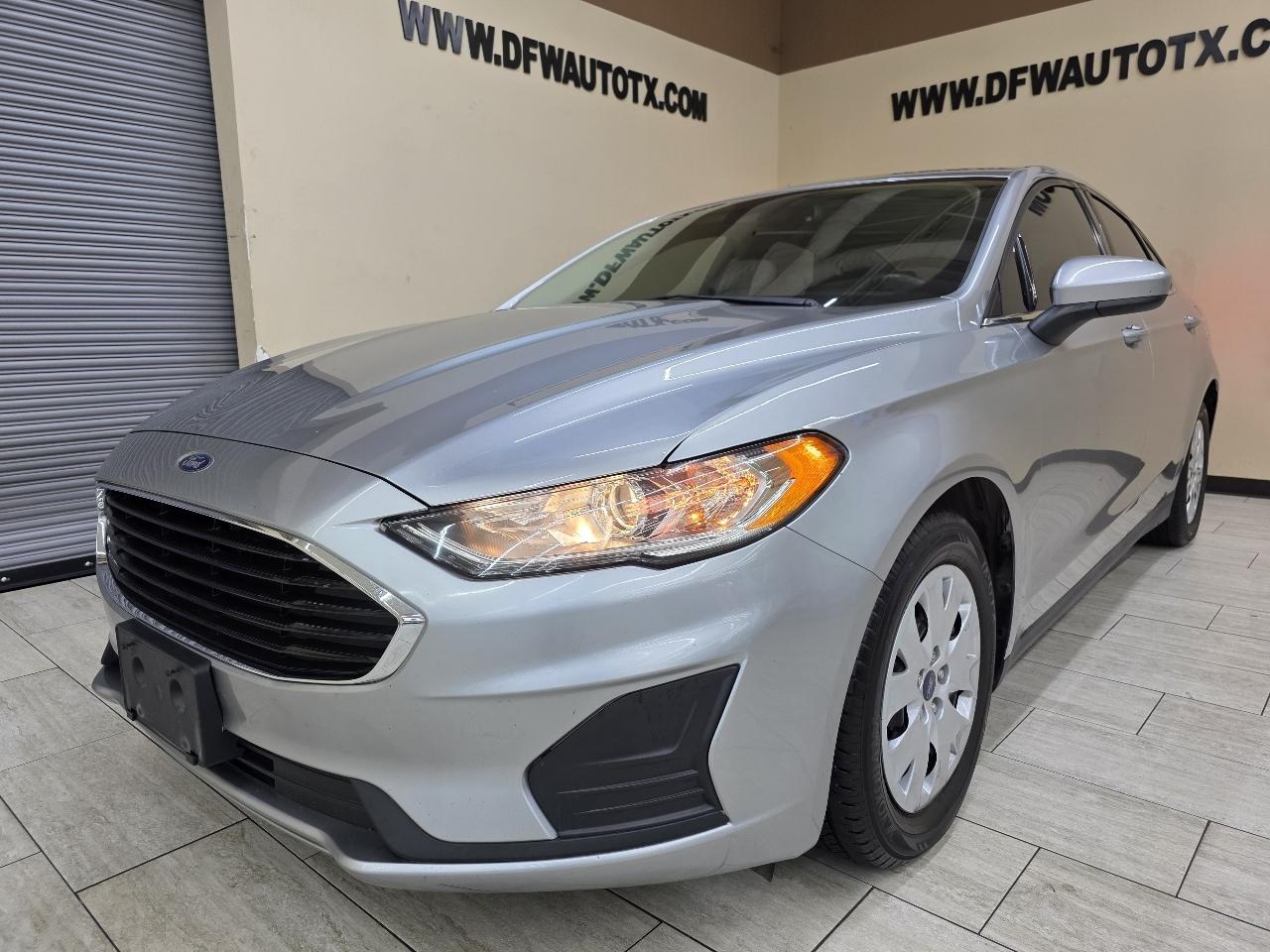 Ford Fusion S 2020