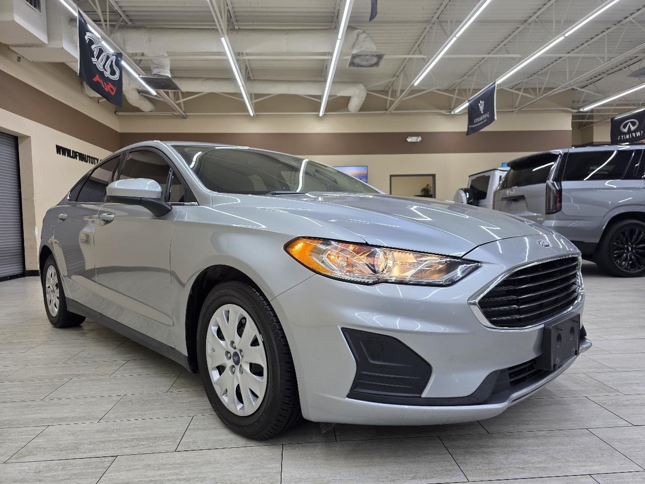 Ford Fusion S 2020