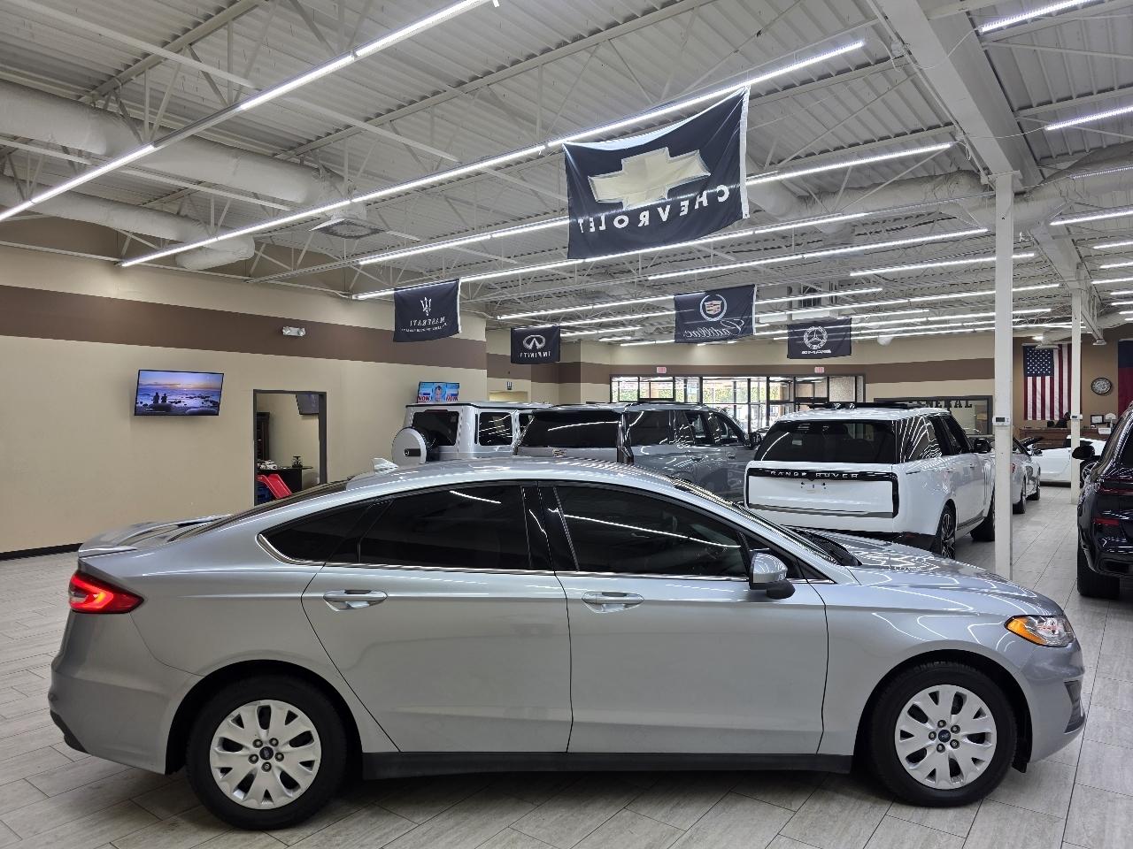 Ford Fusion S 2020