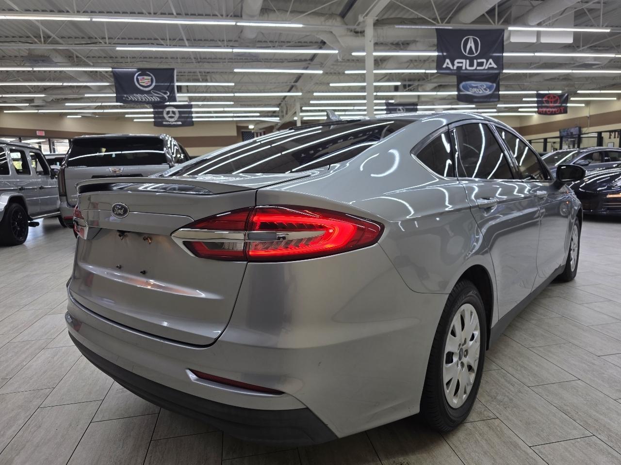 Ford Fusion S 2020