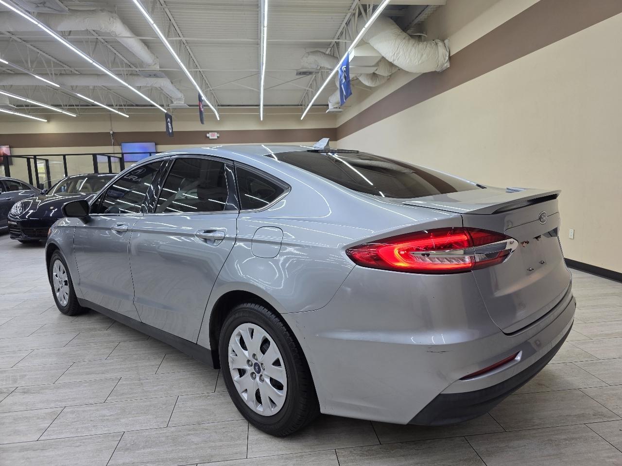 Ford Fusion S 2020