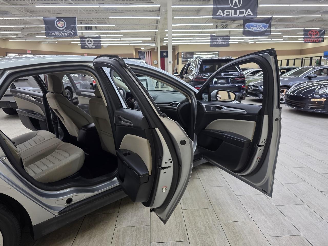 Ford Fusion S 2020