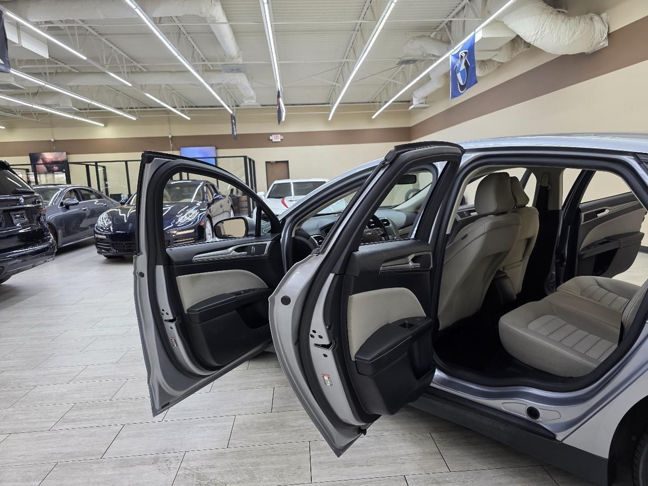 Ford Fusion S 2020