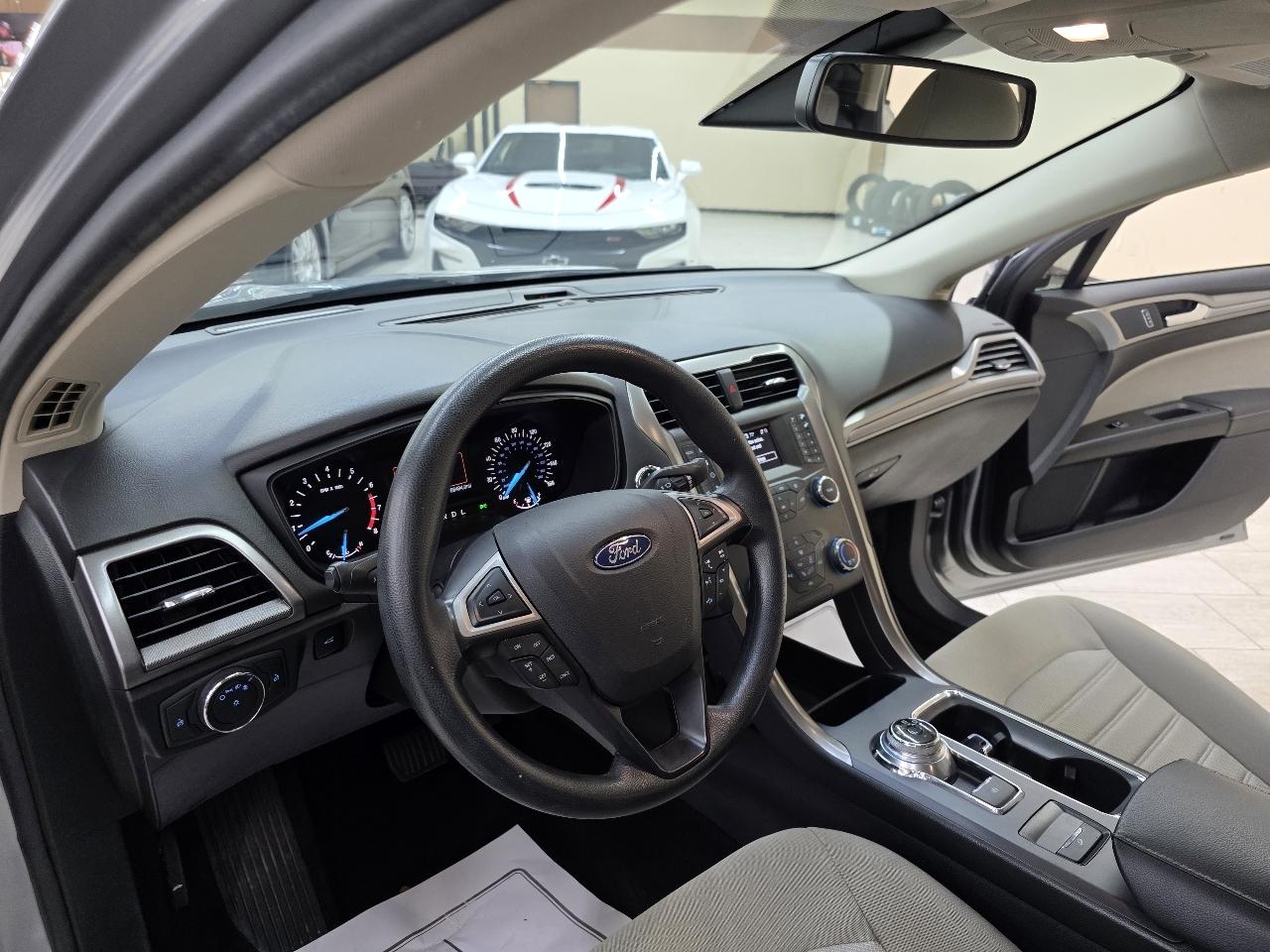 Ford Fusion S 2020