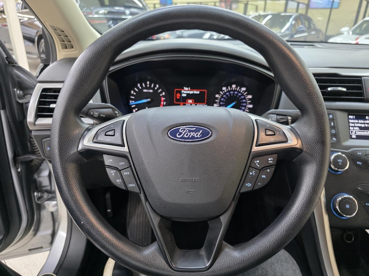 Ford Fusion S 2020