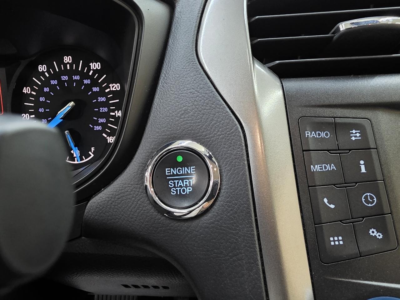 Ford Fusion S 2020