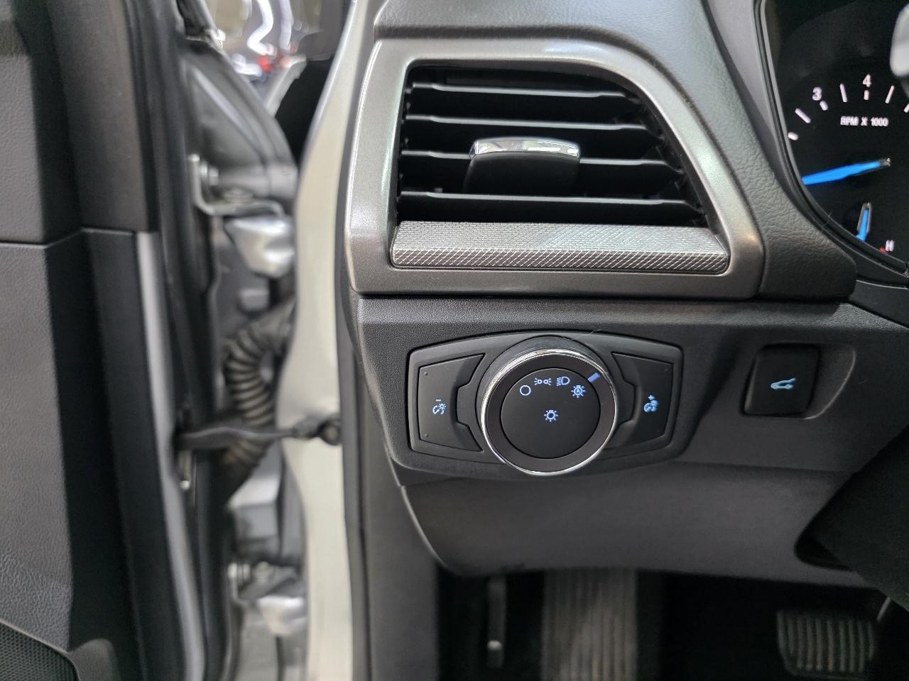 Ford Fusion S 2020