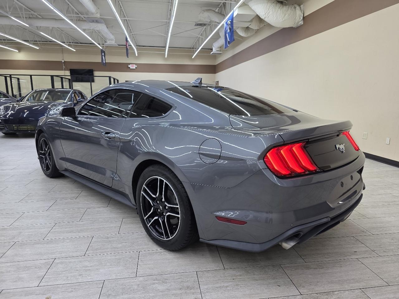 Ford Mustang EcoBoost Coupe 2022