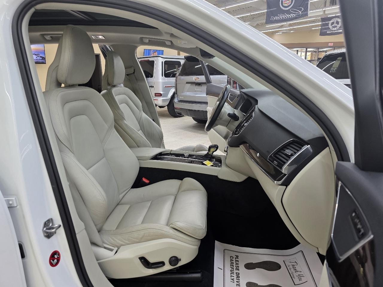 Volvo XC90 T6 Momentum AWD 2018