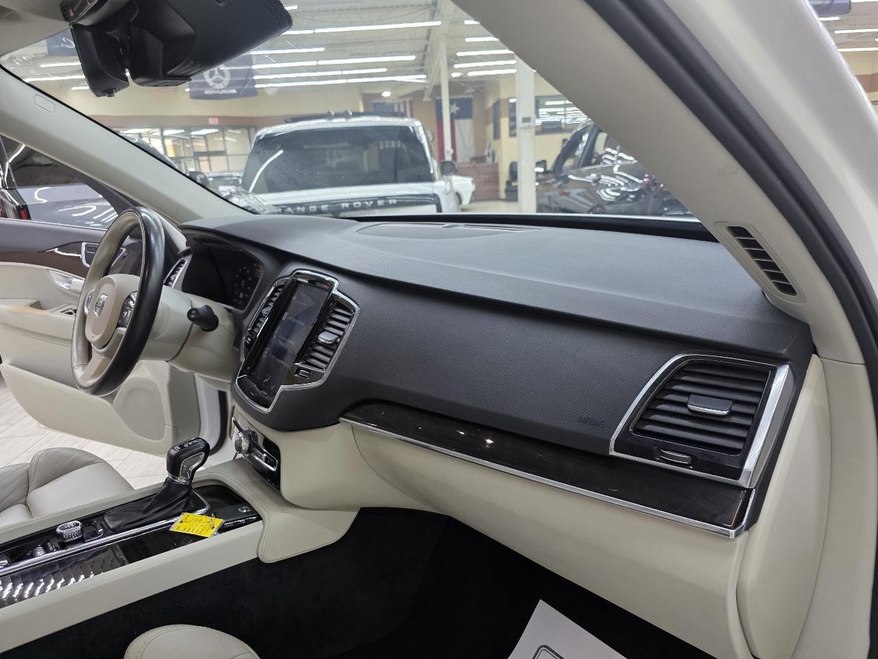 Volvo XC90 T6 Momentum AWD 2018