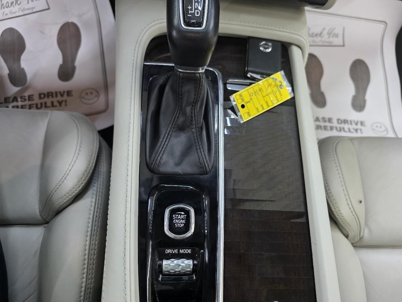 Volvo XC90 T6 Momentum AWD 2018