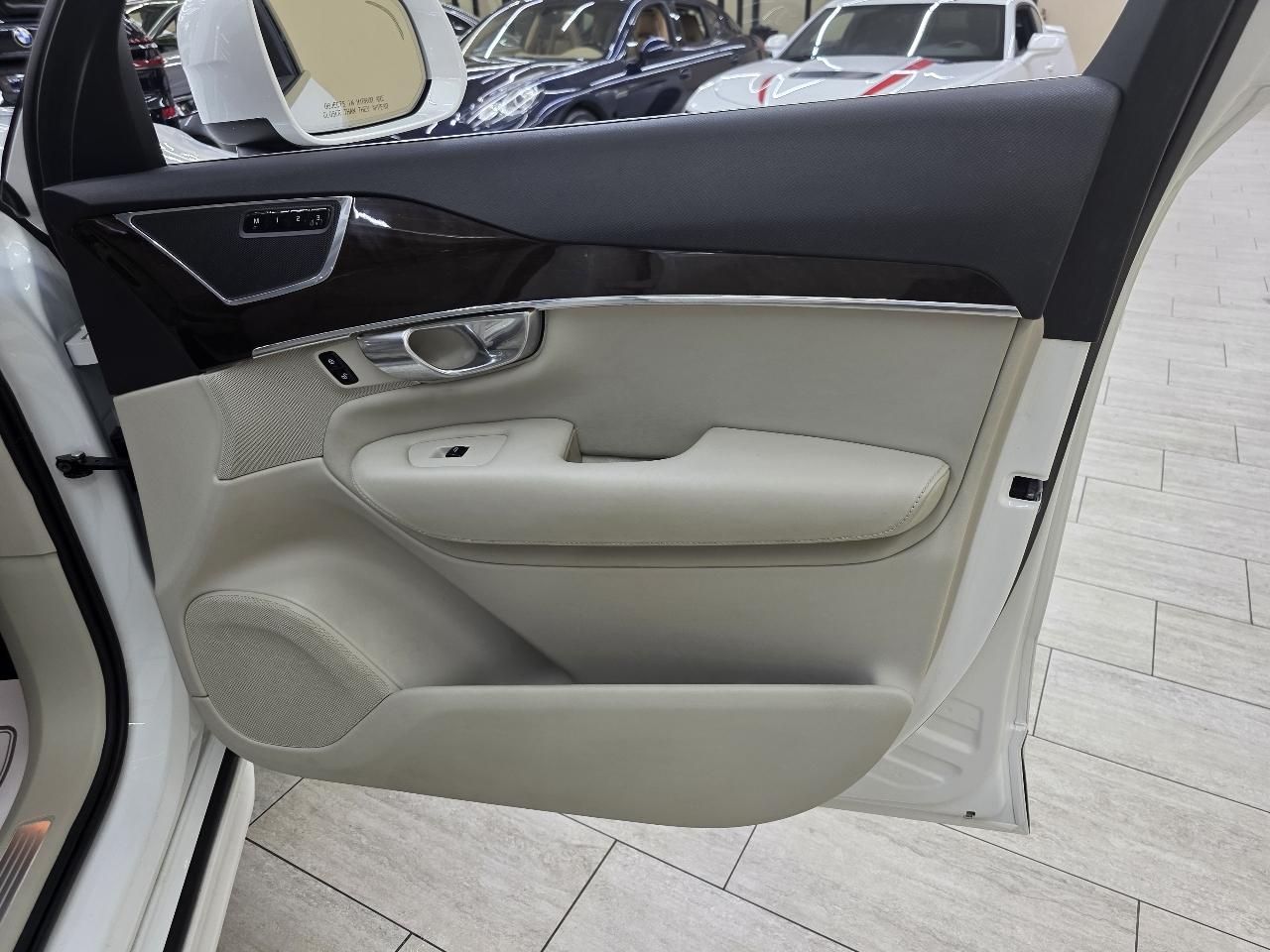 Volvo XC90 T6 Momentum AWD 2018