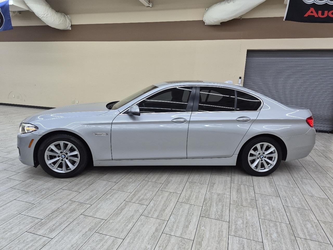 BMW 5-Series 528i 2016