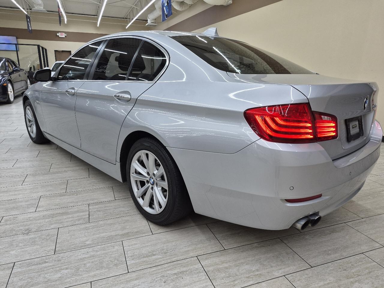 BMW 5-Series 528i 2016