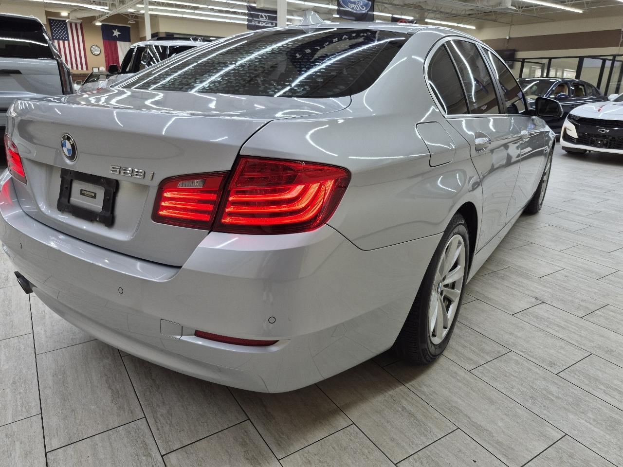 BMW 5-Series 528i 2016
