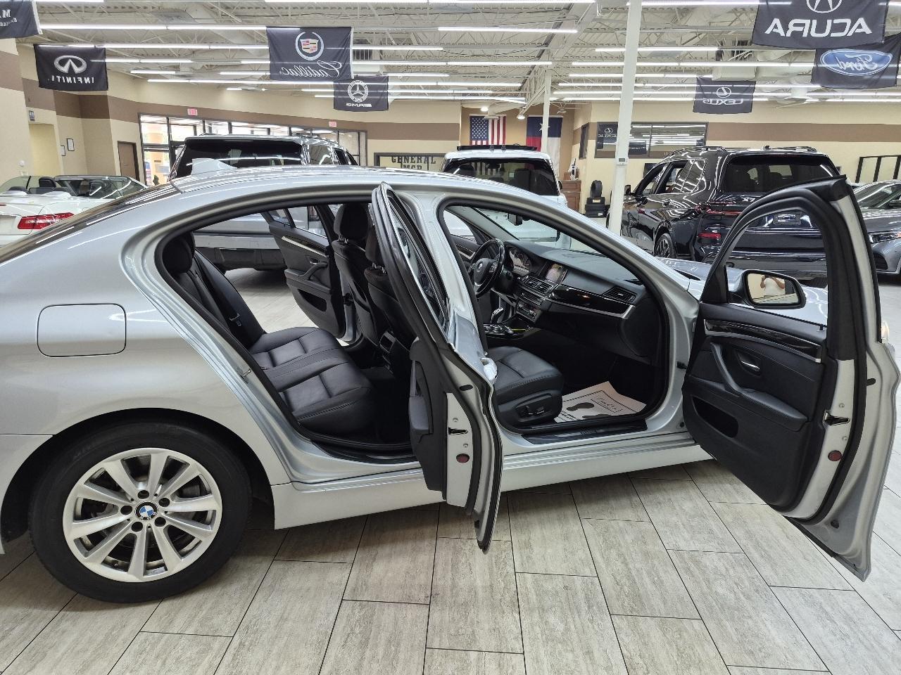 BMW 5-Series 528i 2016