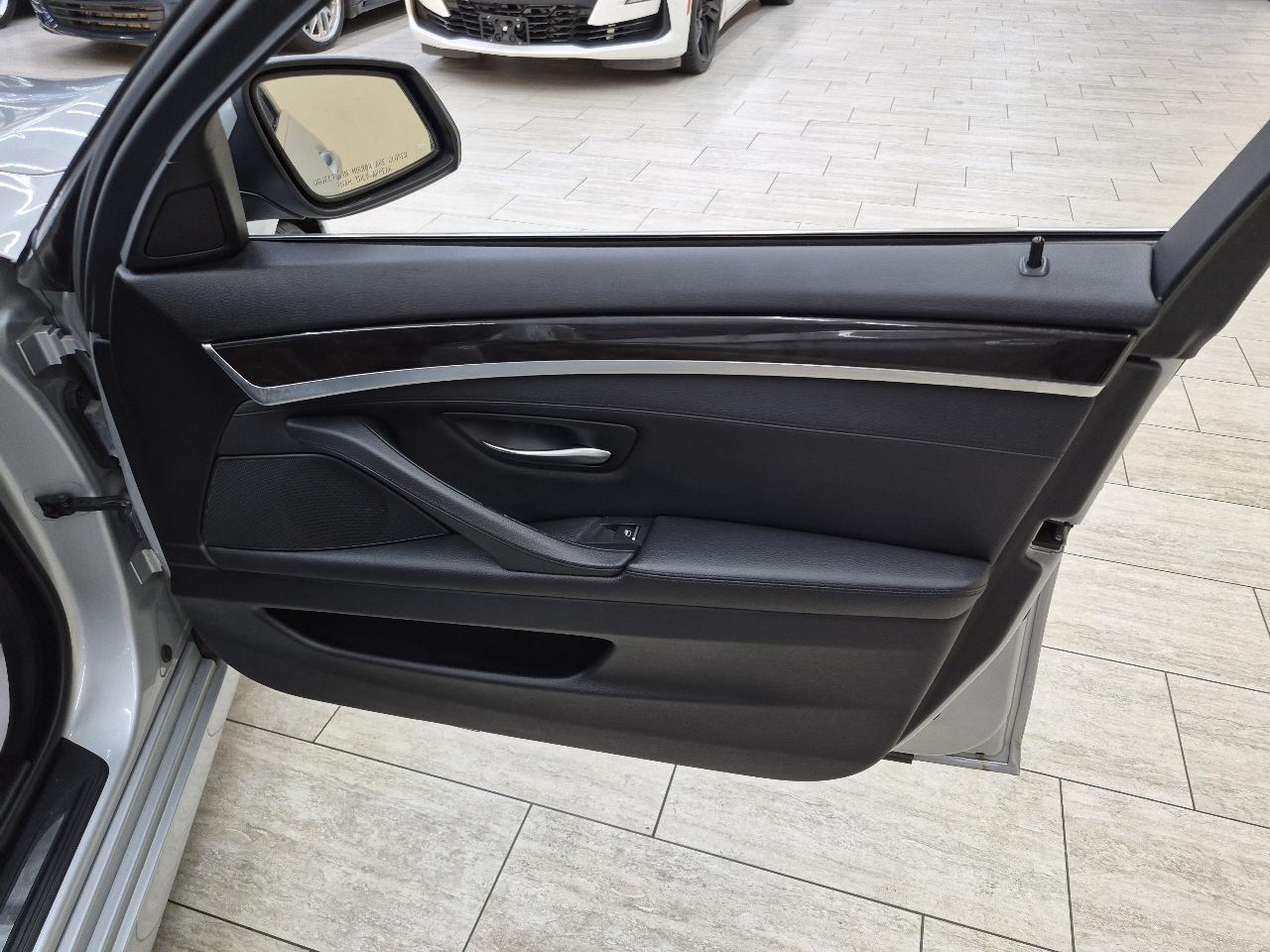 BMW 5-Series 528i 2016