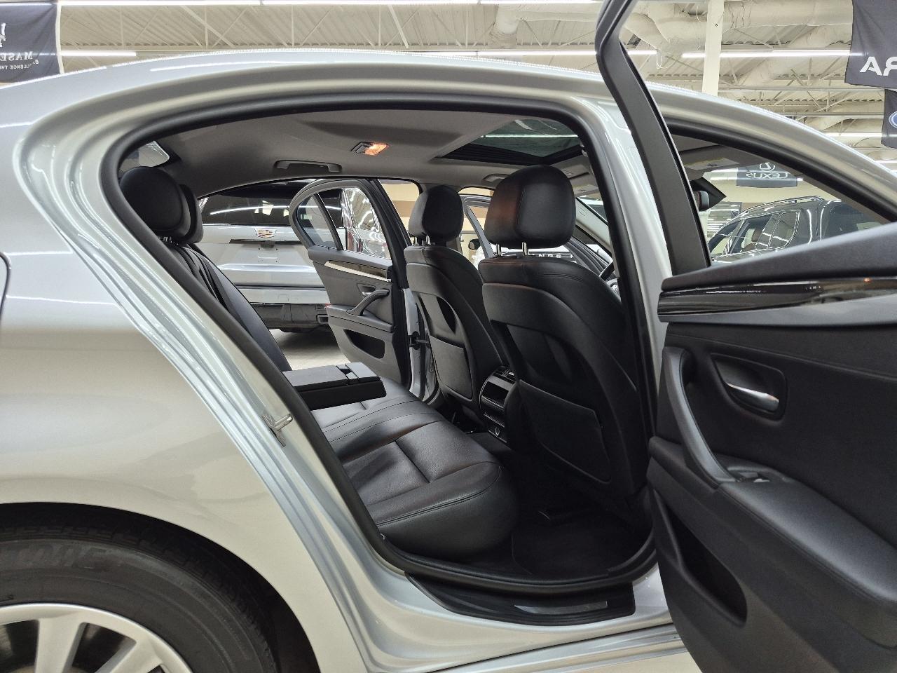 BMW 5-Series 528i 2016