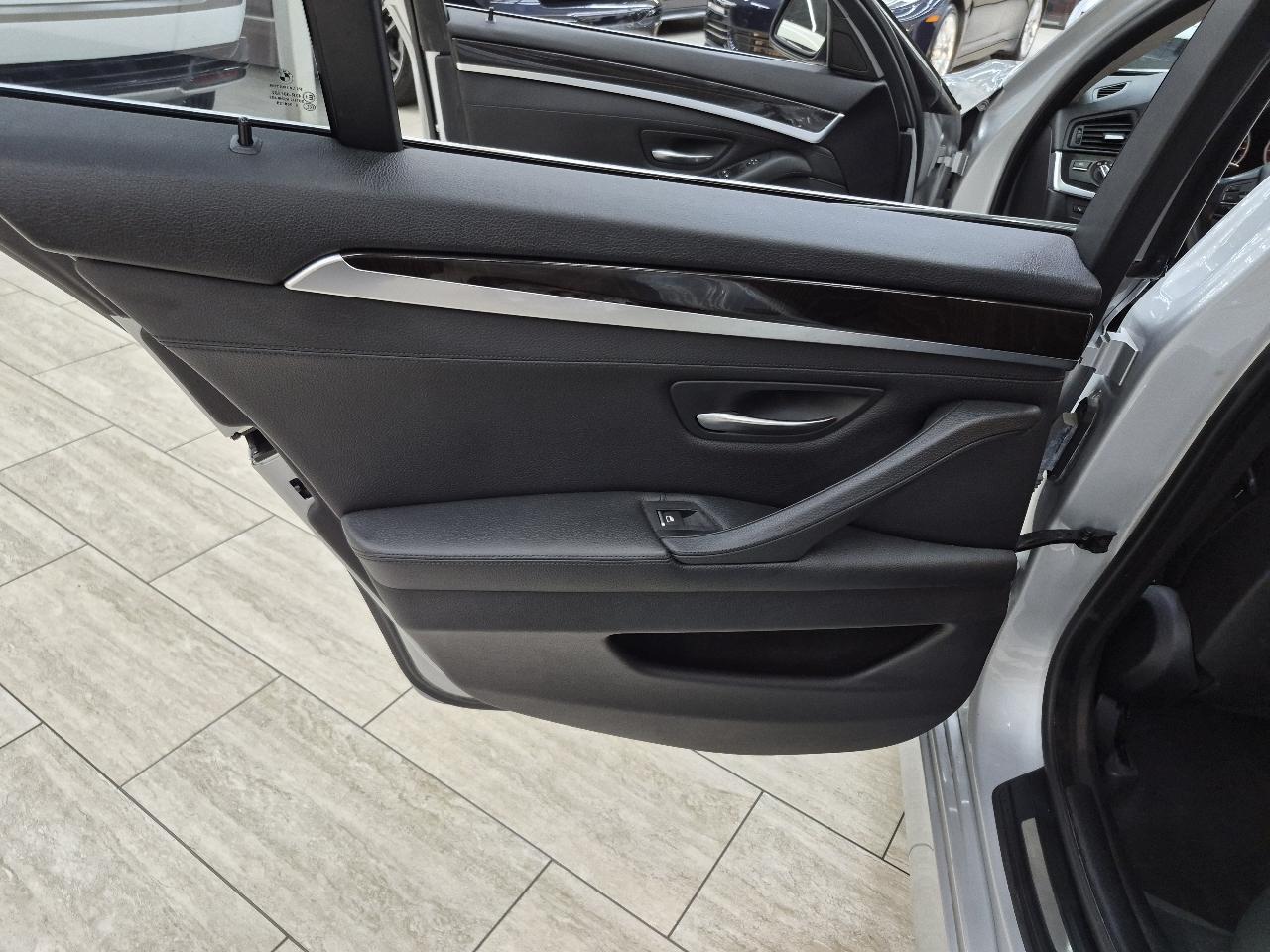 BMW 5-Series 528i 2016