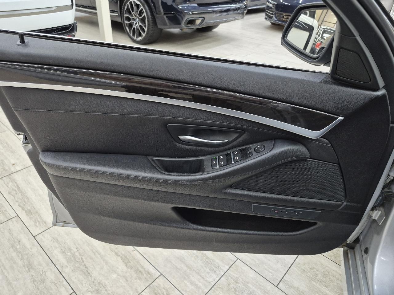 BMW 5-Series 528i 2016