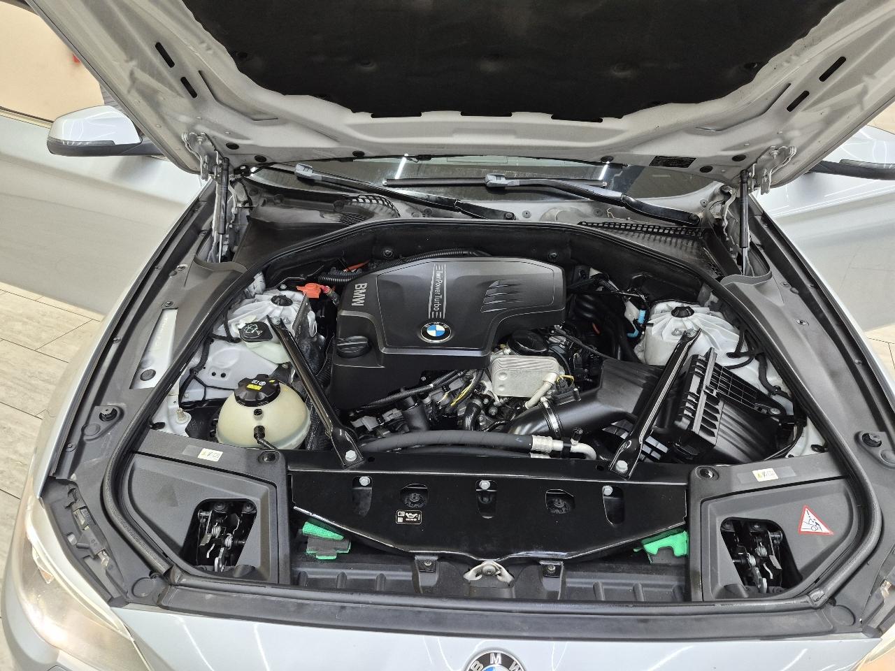 BMW 5-Series 528i 2016