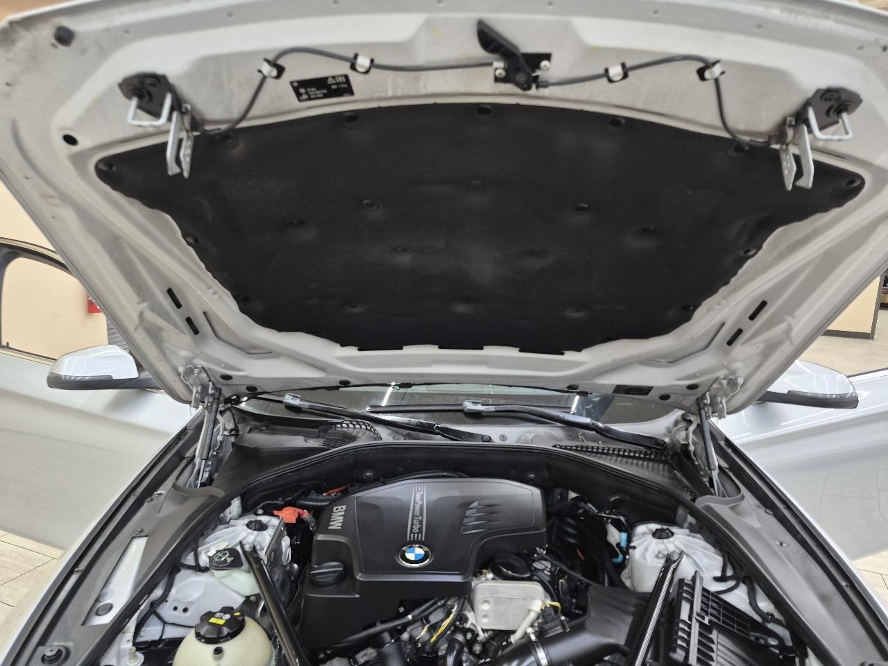 BMW 5-Series 528i 2016